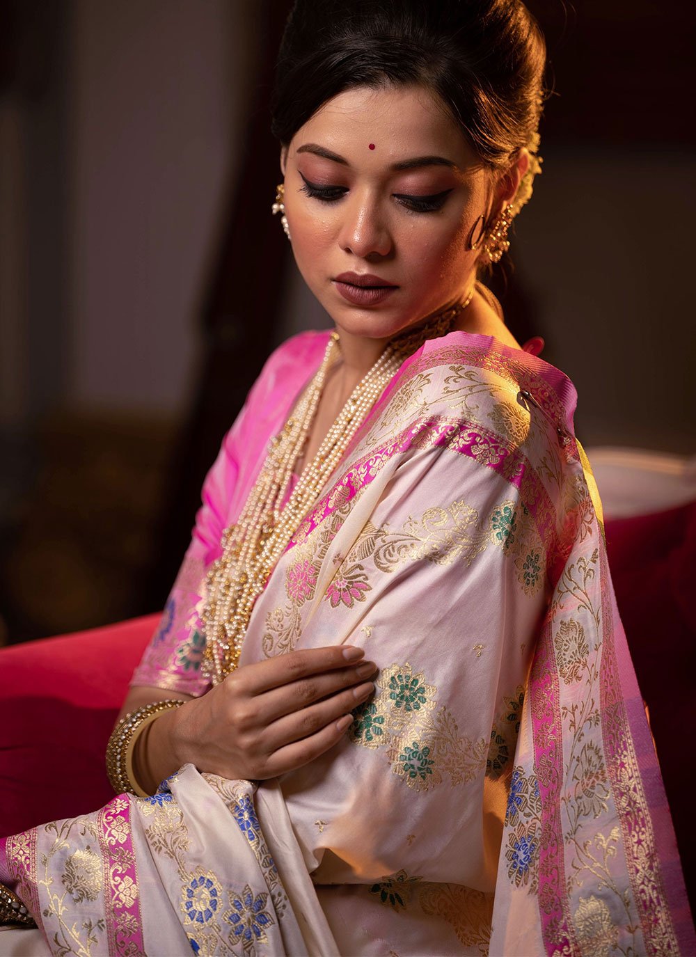 Trendy Saree Banarasi Silk Off White Weaving Saree