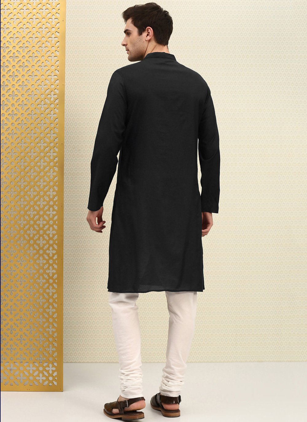 Kurta Blended Cotton Black Embroidered Mens