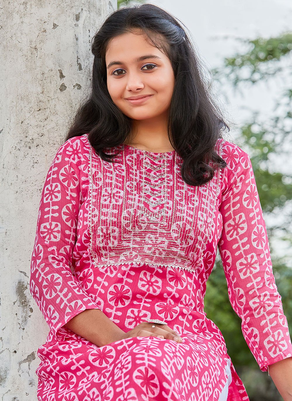 Casual Kurti Cotton Fuchsia Embroidered Kurtis