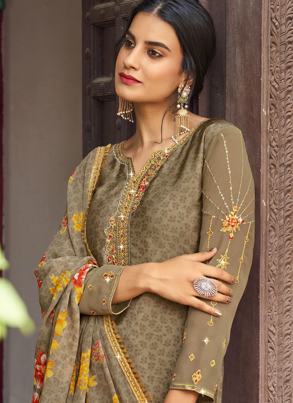 Floor Lenght Salwar Suit Faux Crepe Grey Diamond Salwar Kameez