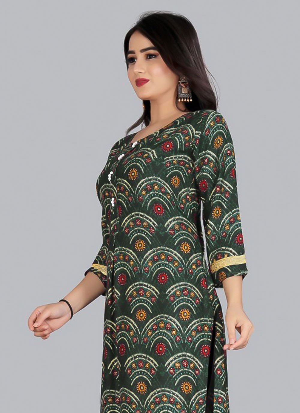 Designer Kurti Rayon Viscose Green Foil Print Kurtis