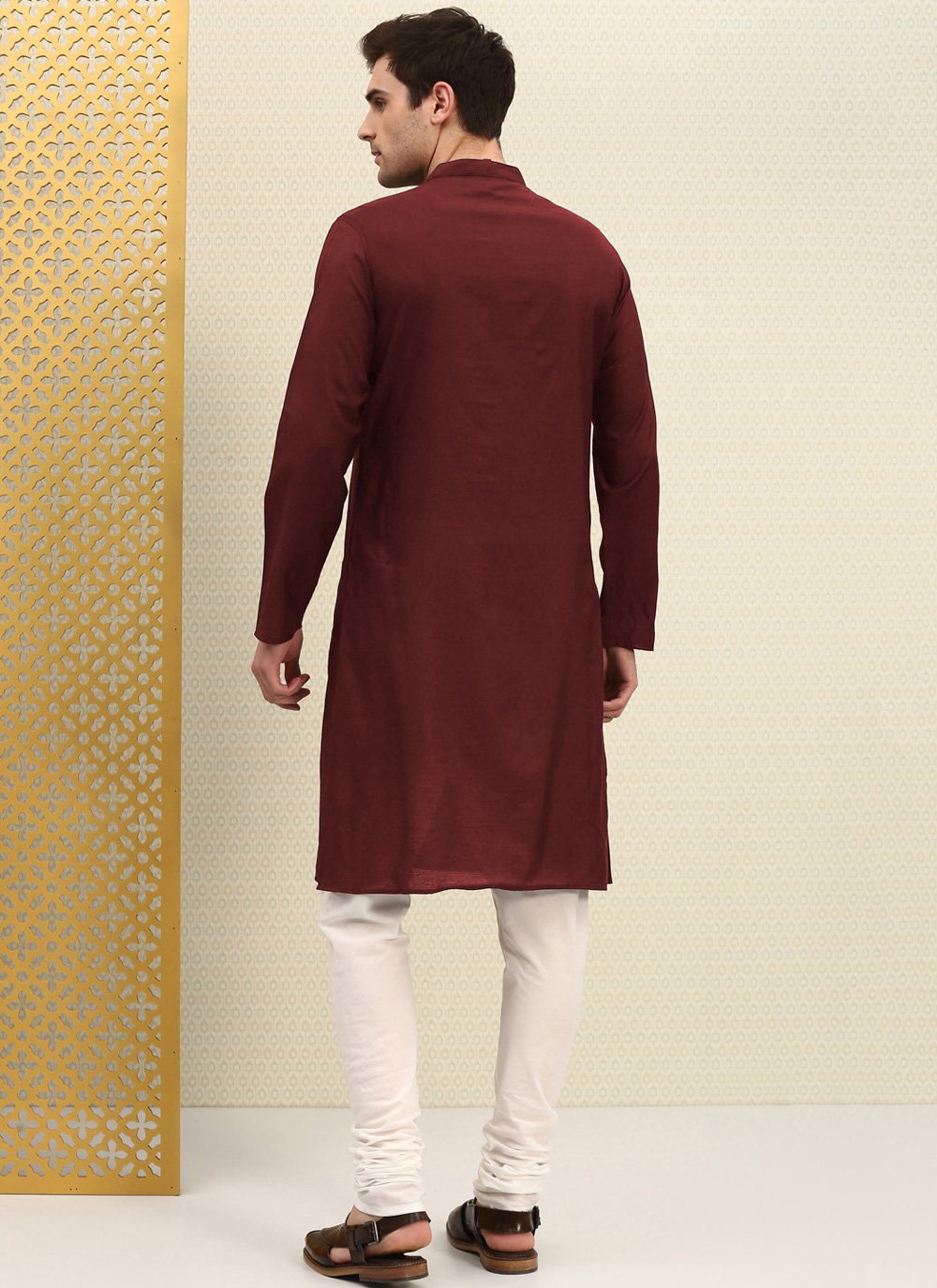 Kurta Blended Cotton Maroon Embroidered Mens
