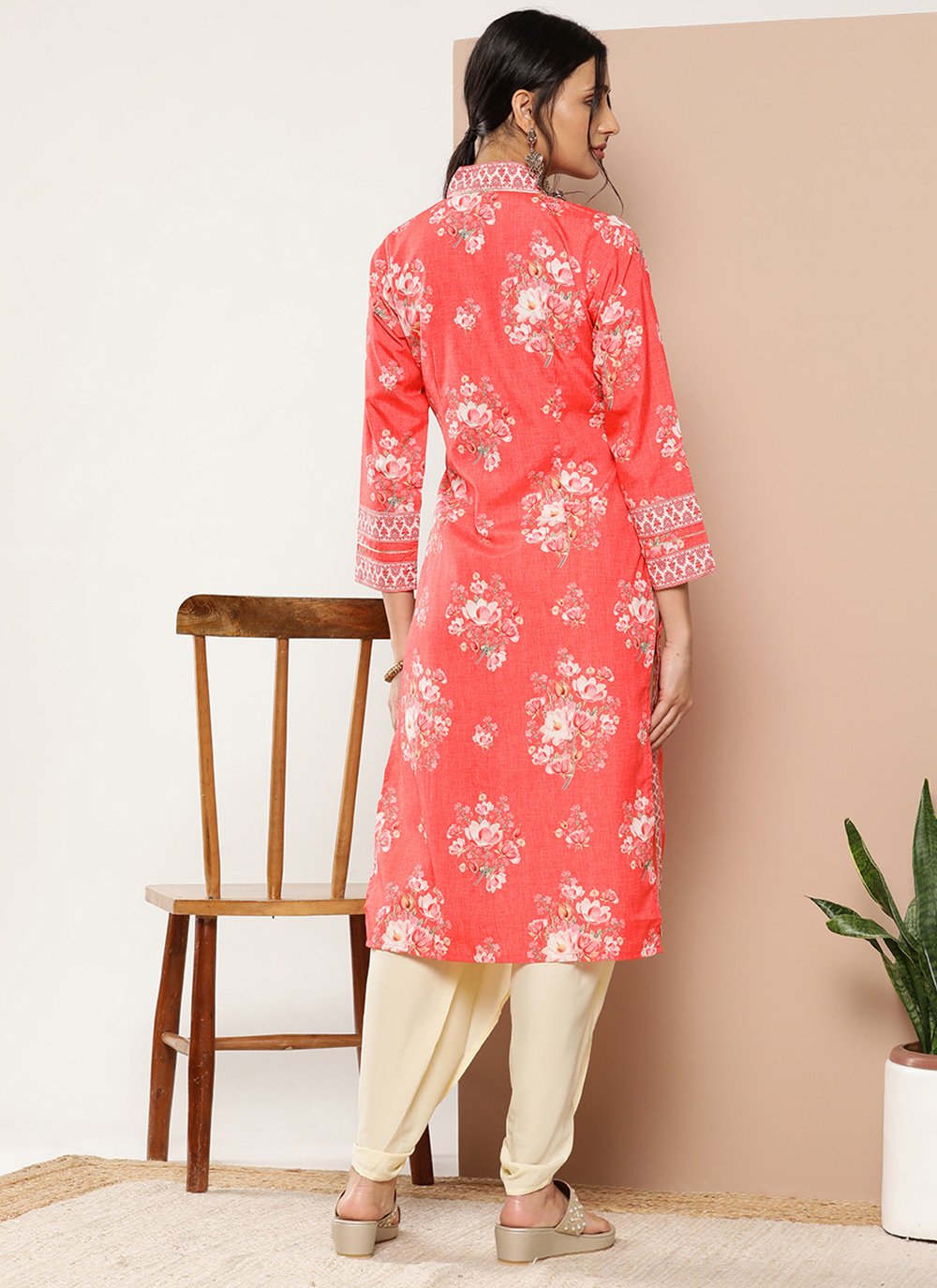 Party Wear Kurti Crepe Silk Pink Print Kurtis