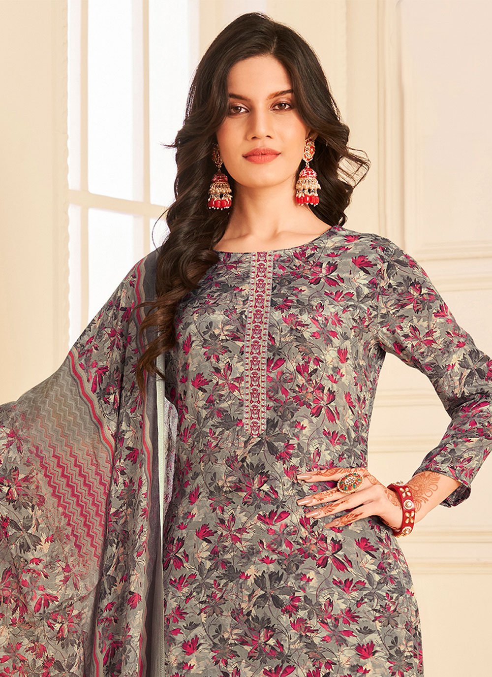 Straight Salwar Suit Pure Crepe Multi Colour Digital Print Salwar Kameez