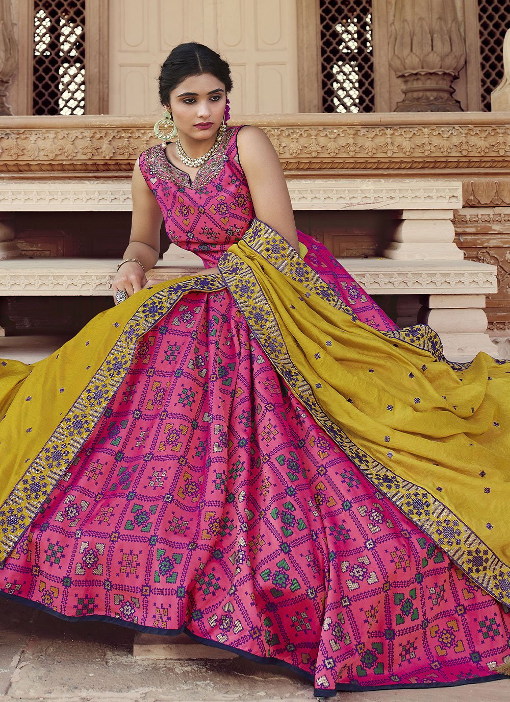 Gown Jacquard Rani Hand Work Gown
