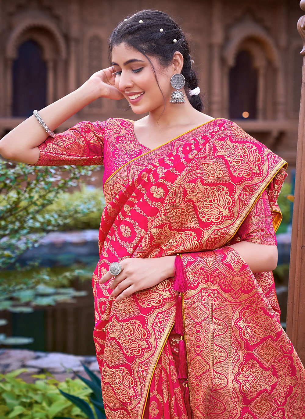 Trendy Saree Banarasi Silk Rani Weaving Saree
