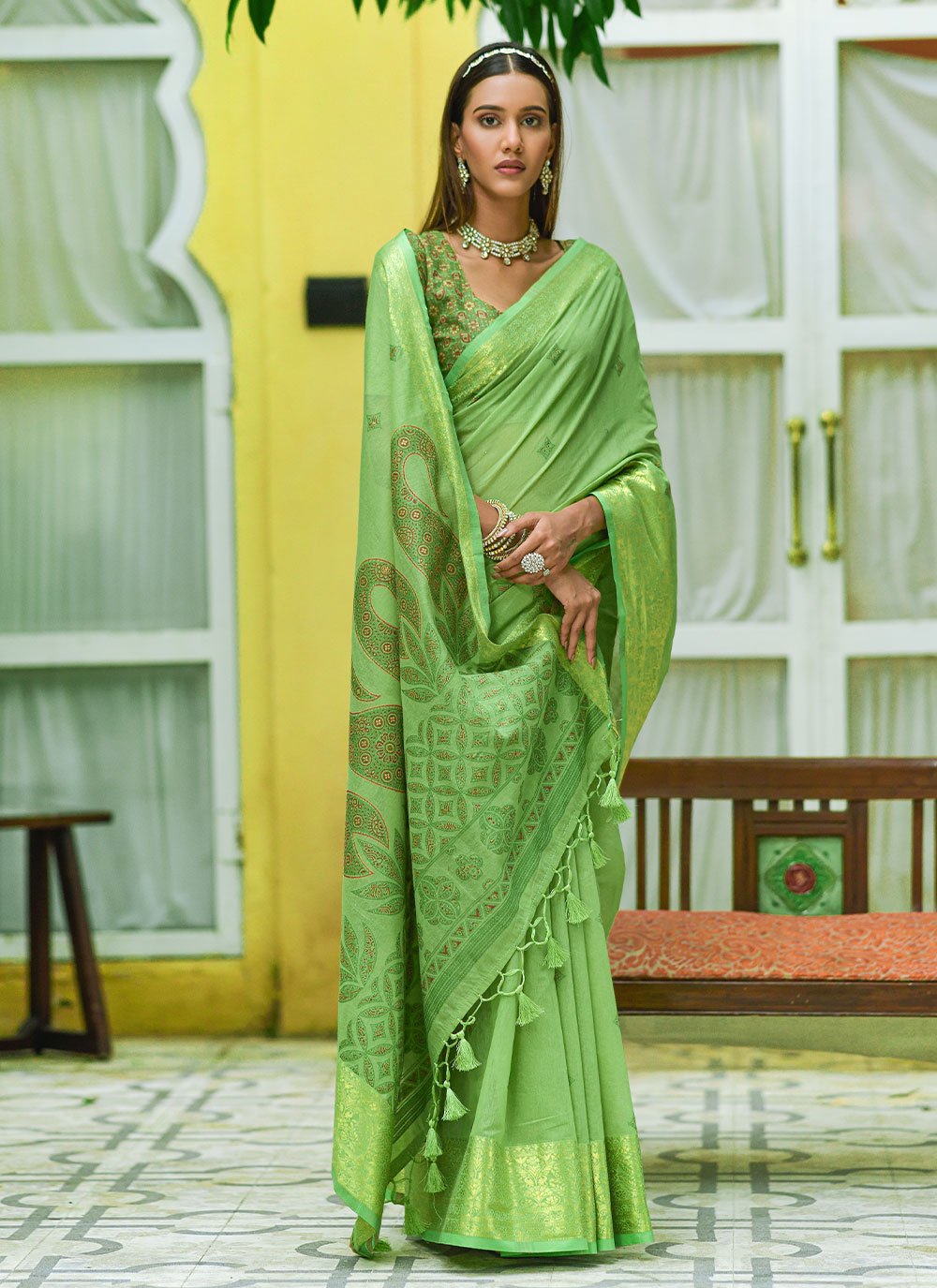 Trendy Saree Cotton Green Woven Saree