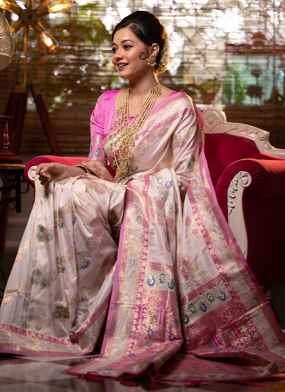 Trendy Saree Banarasi Silk Off White Weaving Saree