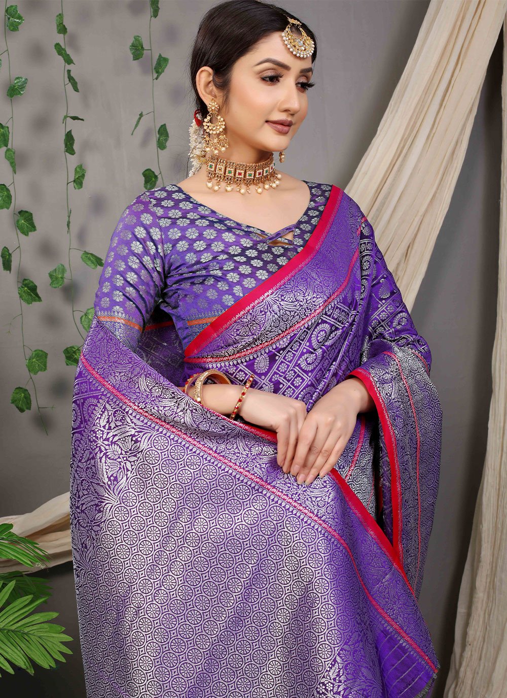 Trendy Saree Banarasi Silk Purple Jacquard Work Saree