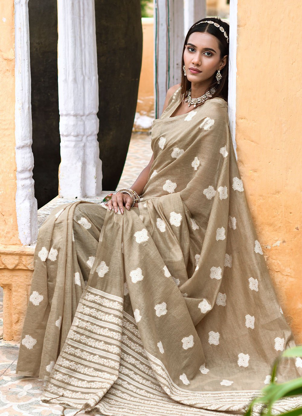 Trendy Saree Cotton Lucknowi Beige Weaving Saree