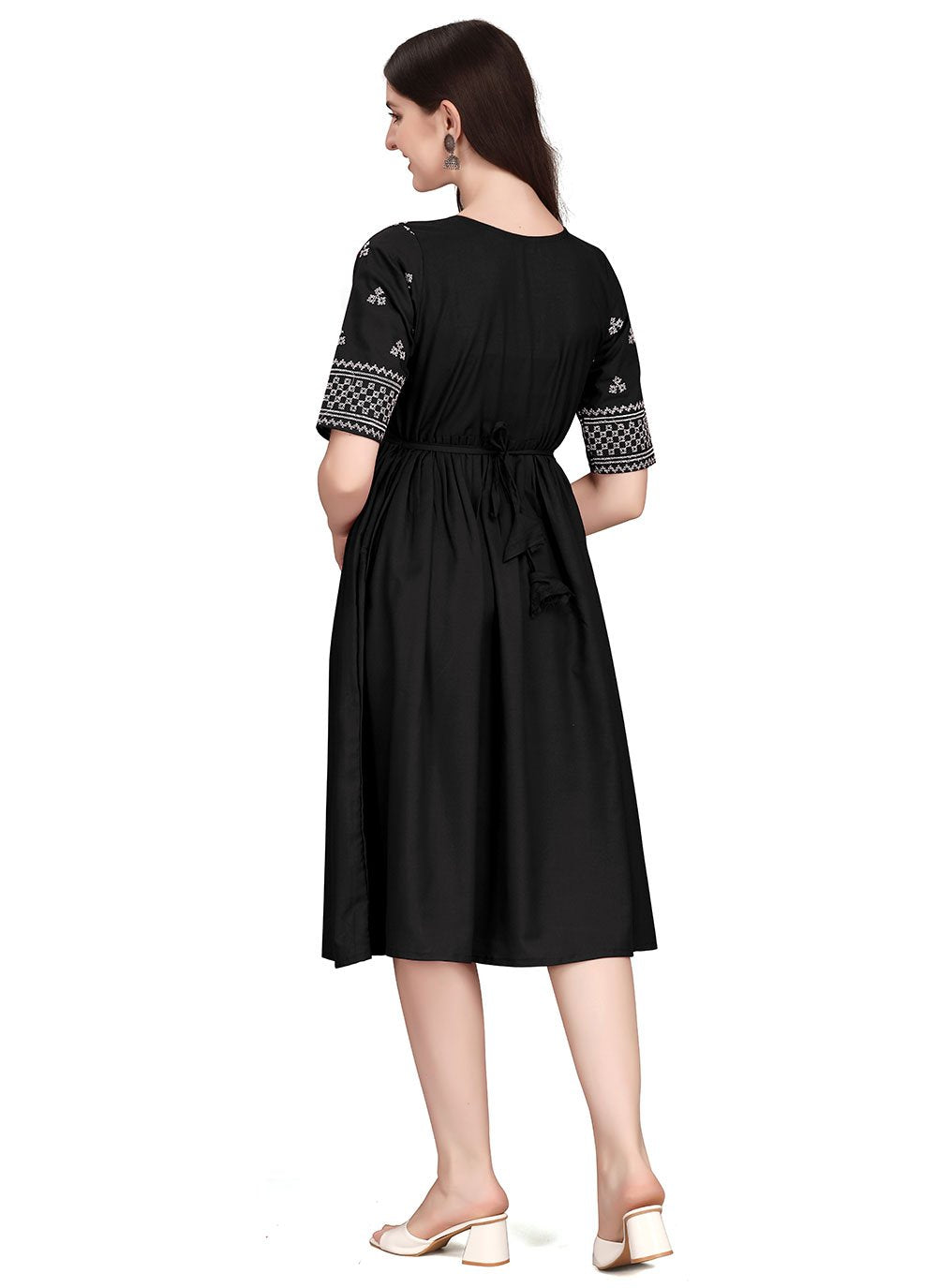 Casual Kurti Rayon Black Embroidered Kurtis