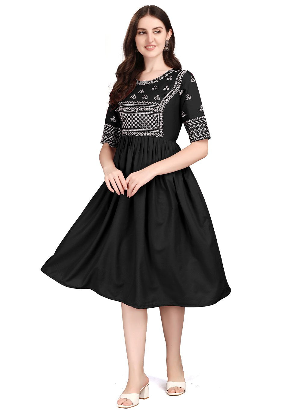 Casual Kurti Rayon Black Embroidered Kurtis