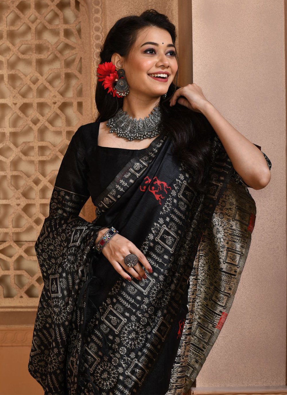 Trendy Saree Handloom Silk Black Woven Saree