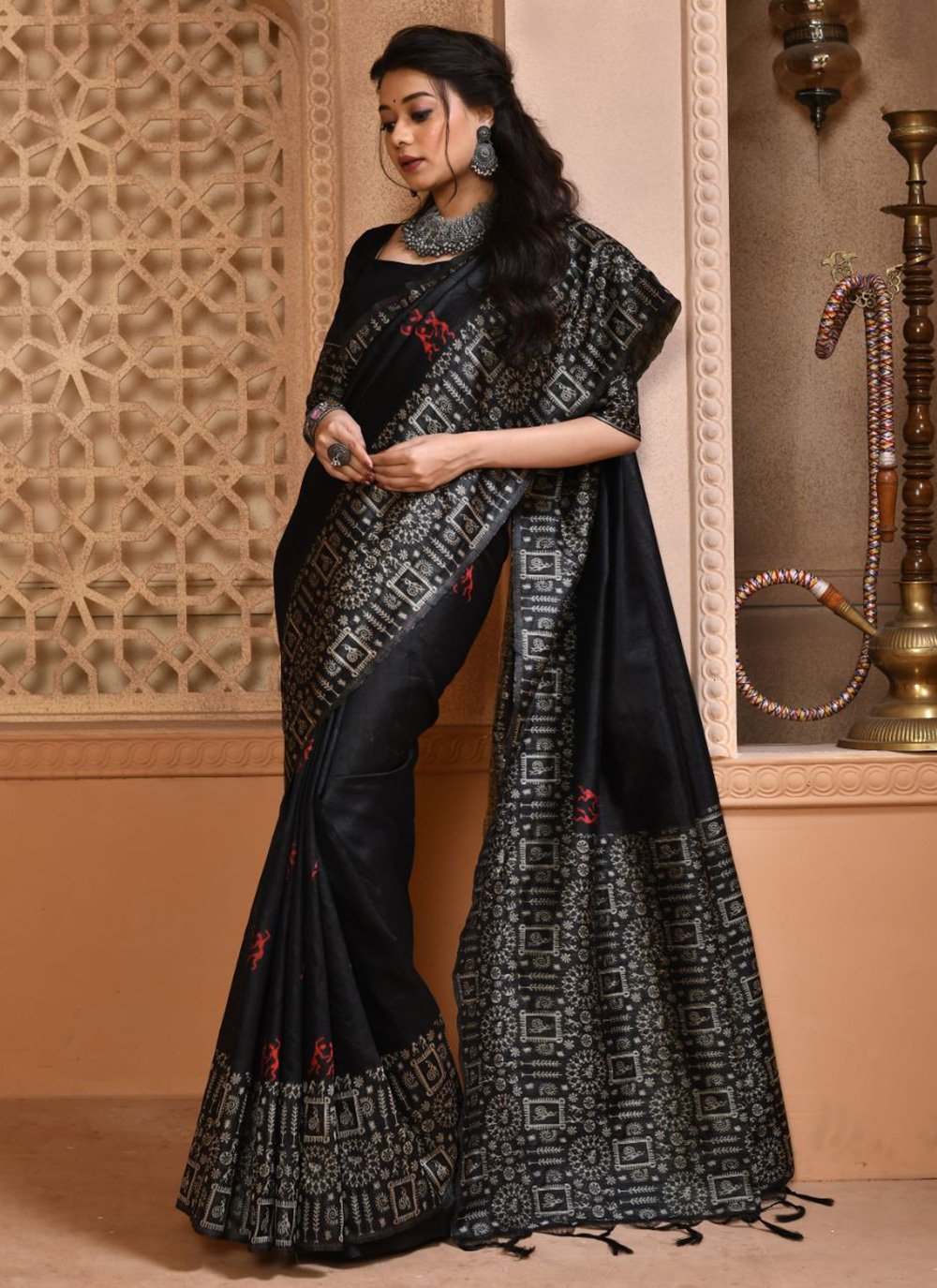 Trendy Saree Handloom Silk Black Woven Saree