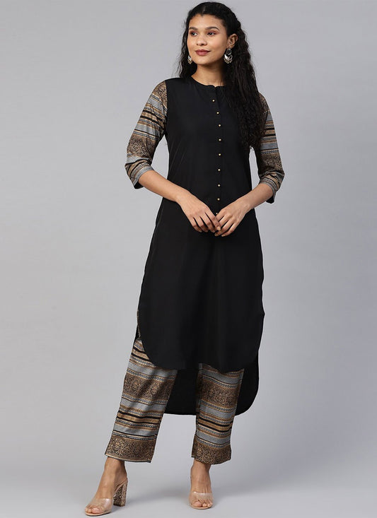 Casual Kurti Crepe Silk Black Foil Print Kurtis