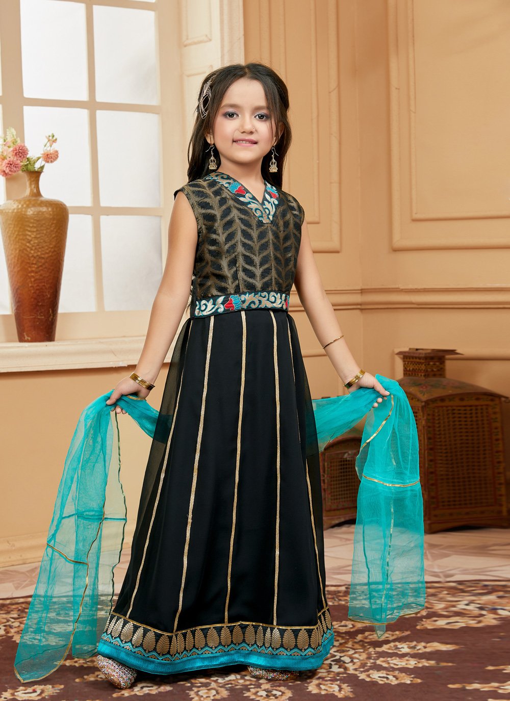 Lehenga Choli Handloom Silk Black Embroidered Kids