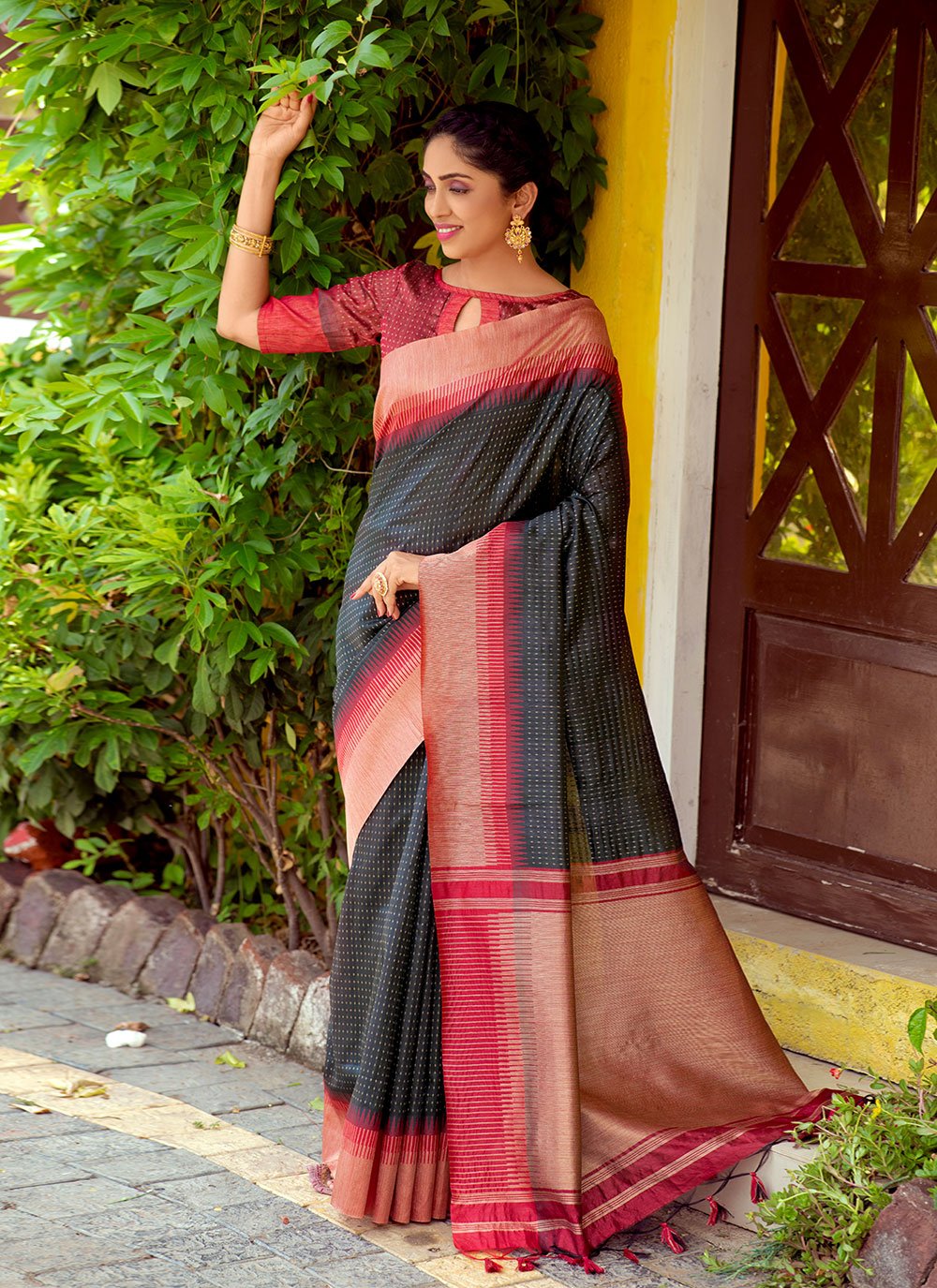 Contemporary Silk Black Woven Saree