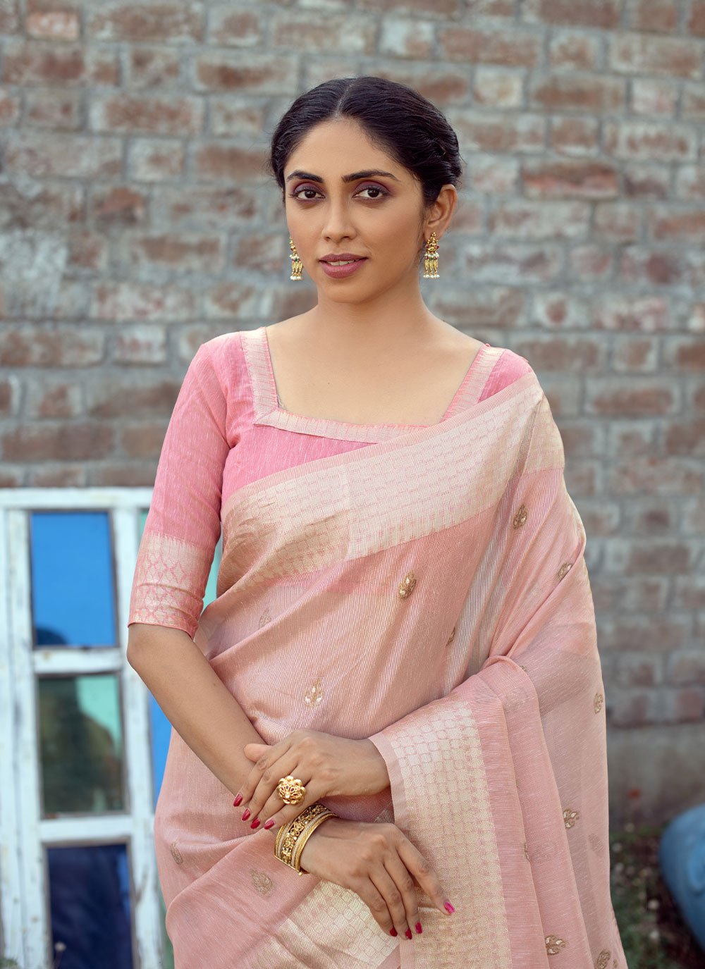 Classic Linen Tissue Pink Woven Saree