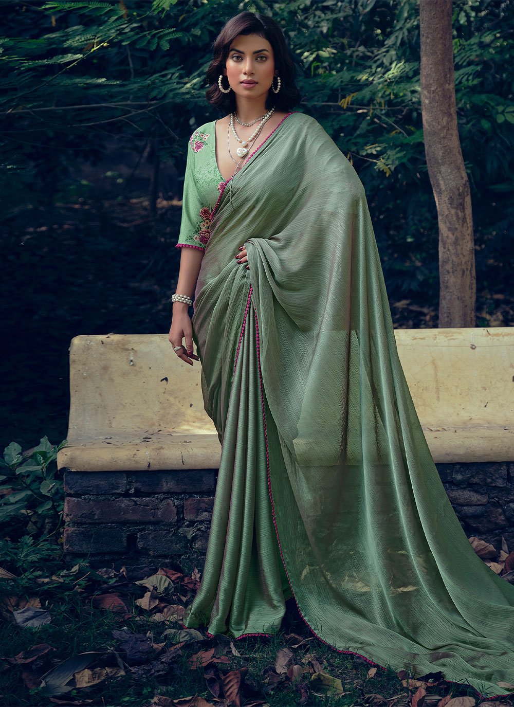 Contemporary Art Silk Green Woven Saree