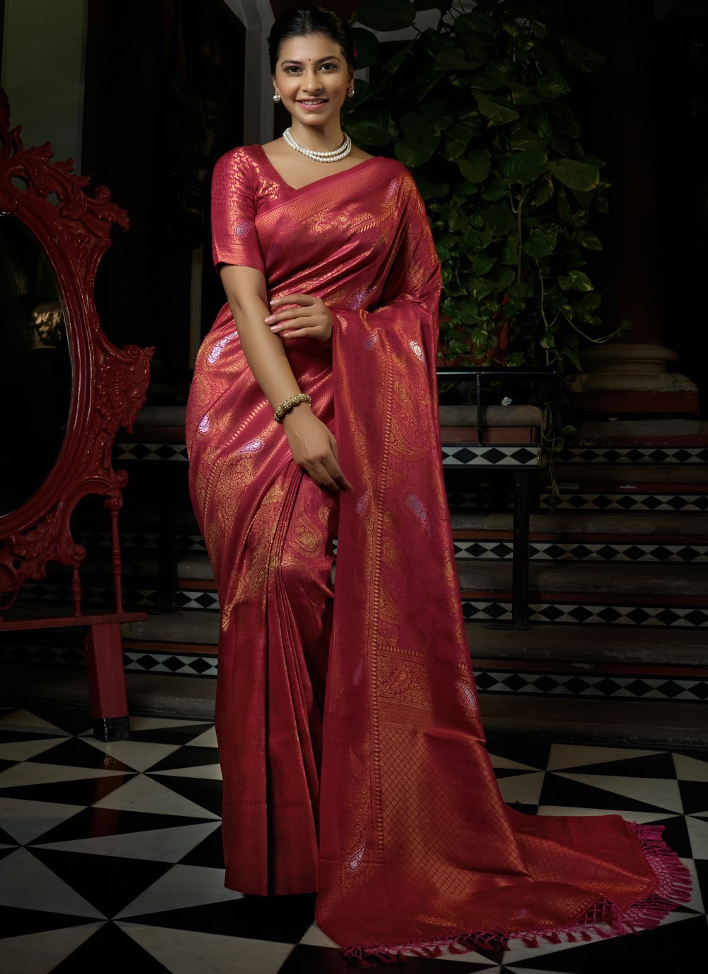 Contemporary Kanjivaram Silk Gold Red Weaving Saree