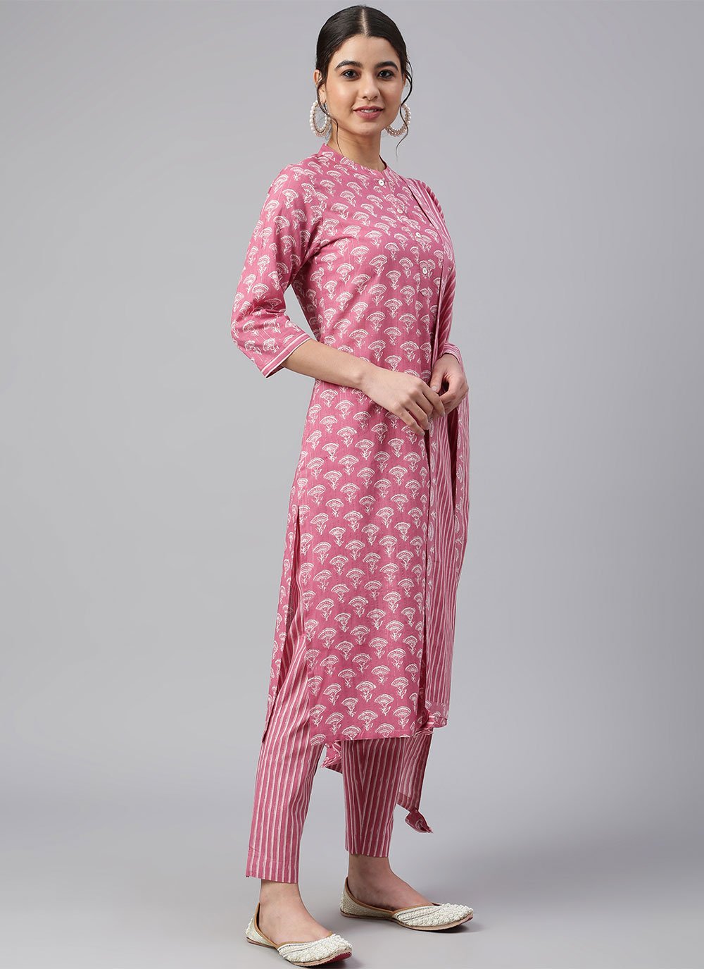 Floor Lenght Salwar Suit Cotton Pink Floral Patch Salwar Kameez
