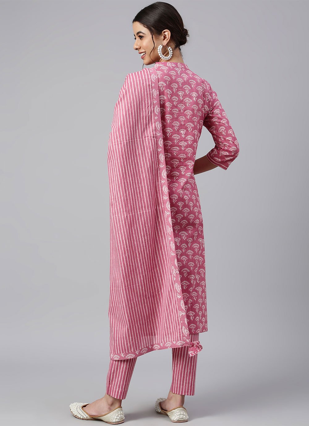 Floor Lenght Salwar Suit Cotton Pink Floral Patch Salwar Kameez