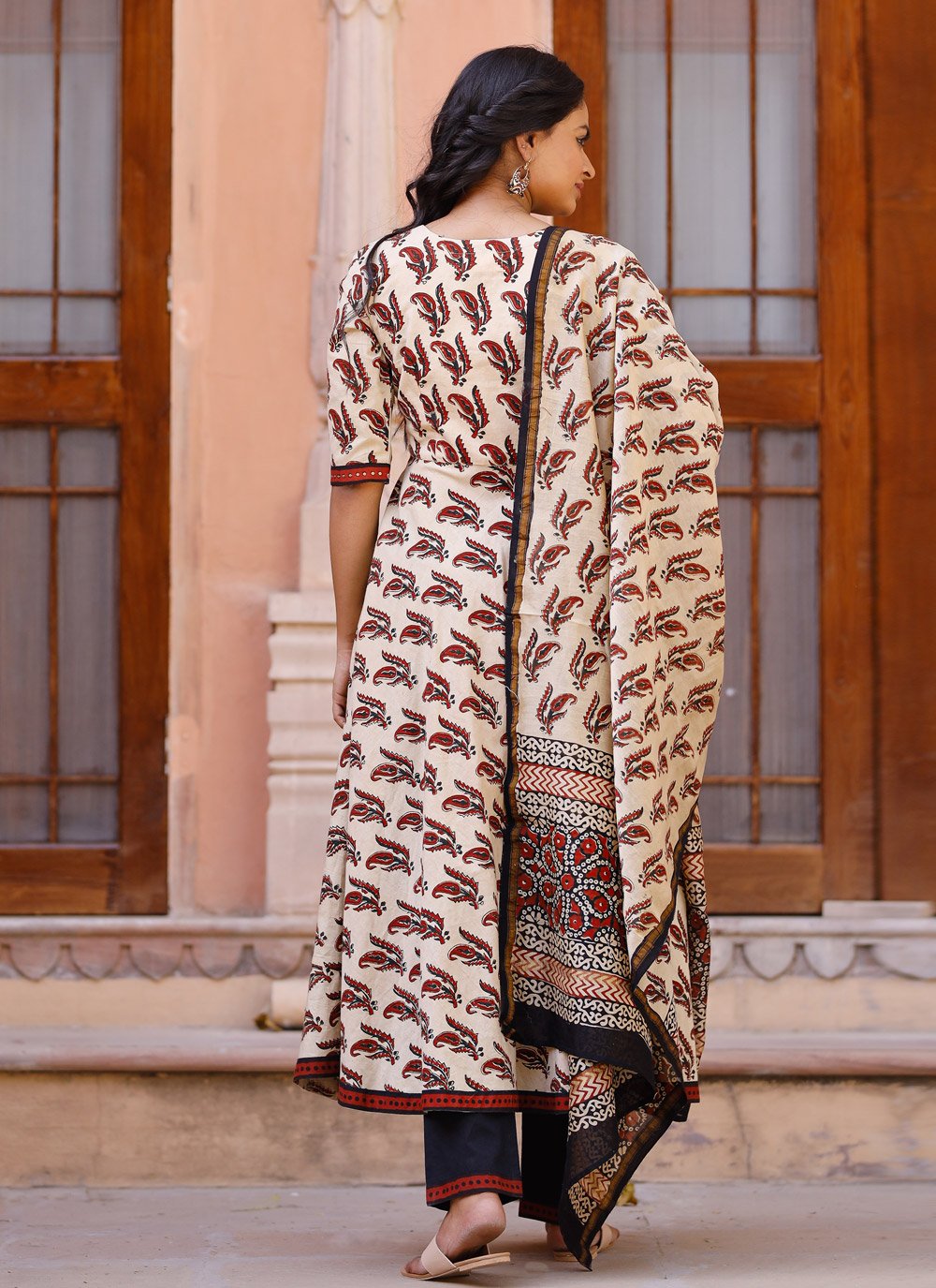 Pant Style Suit Cotton White Digital Print Salwar Kameez