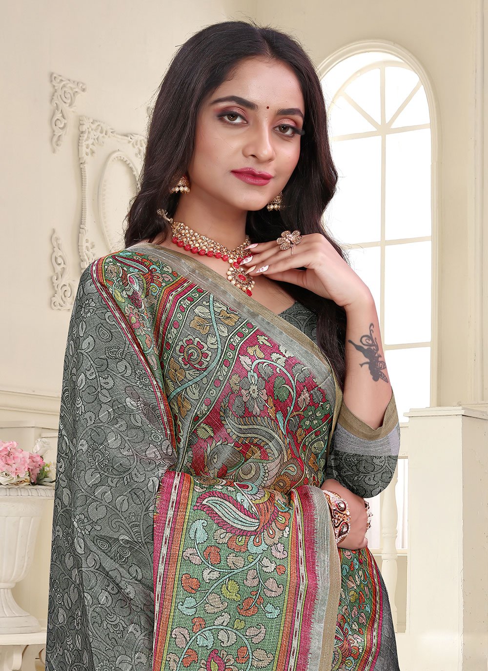 Trendy Saree Cotton Silk Grey Digital Print Saree