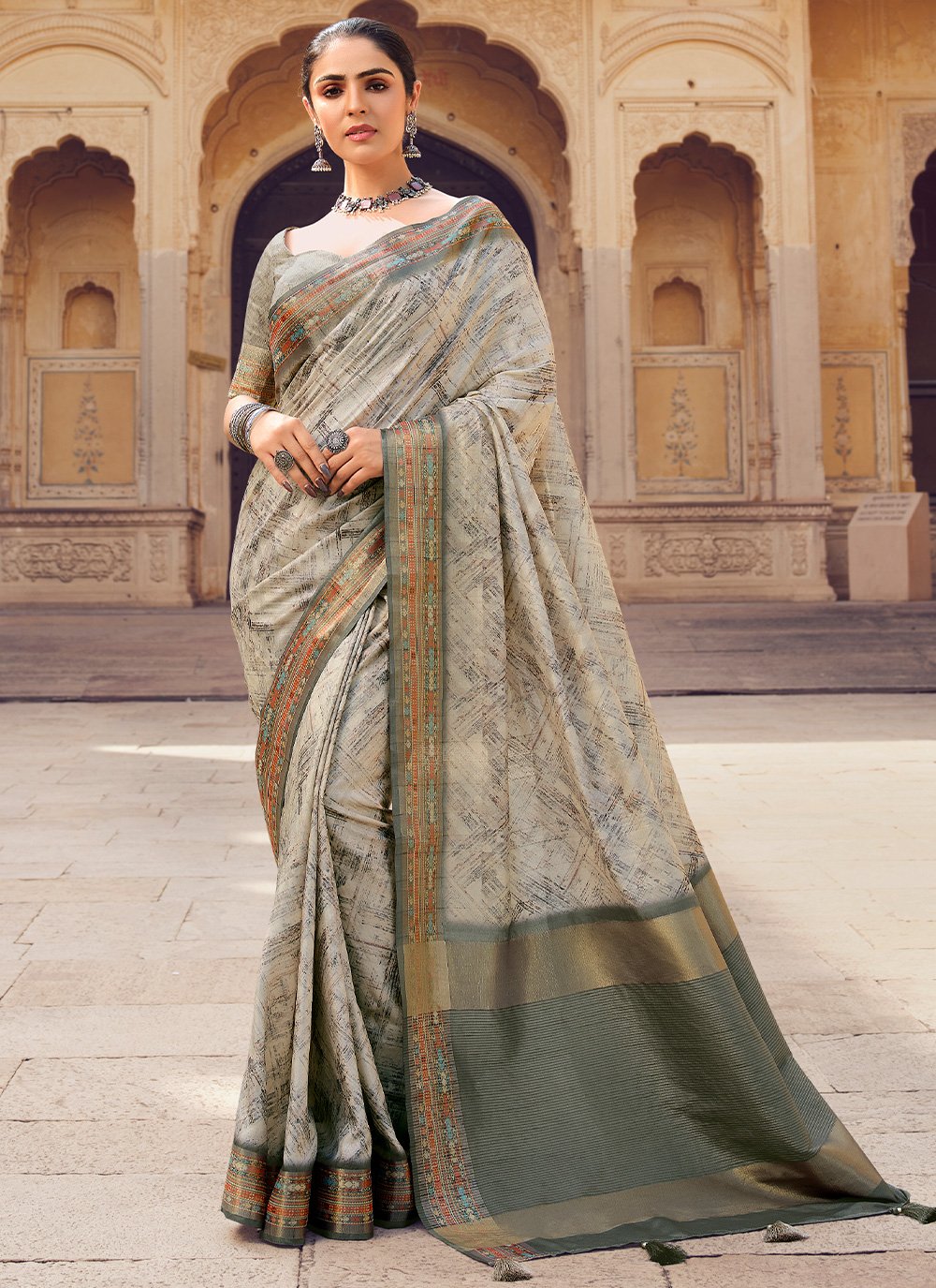 Trendy Saree Silk Cream Digital Print Saree