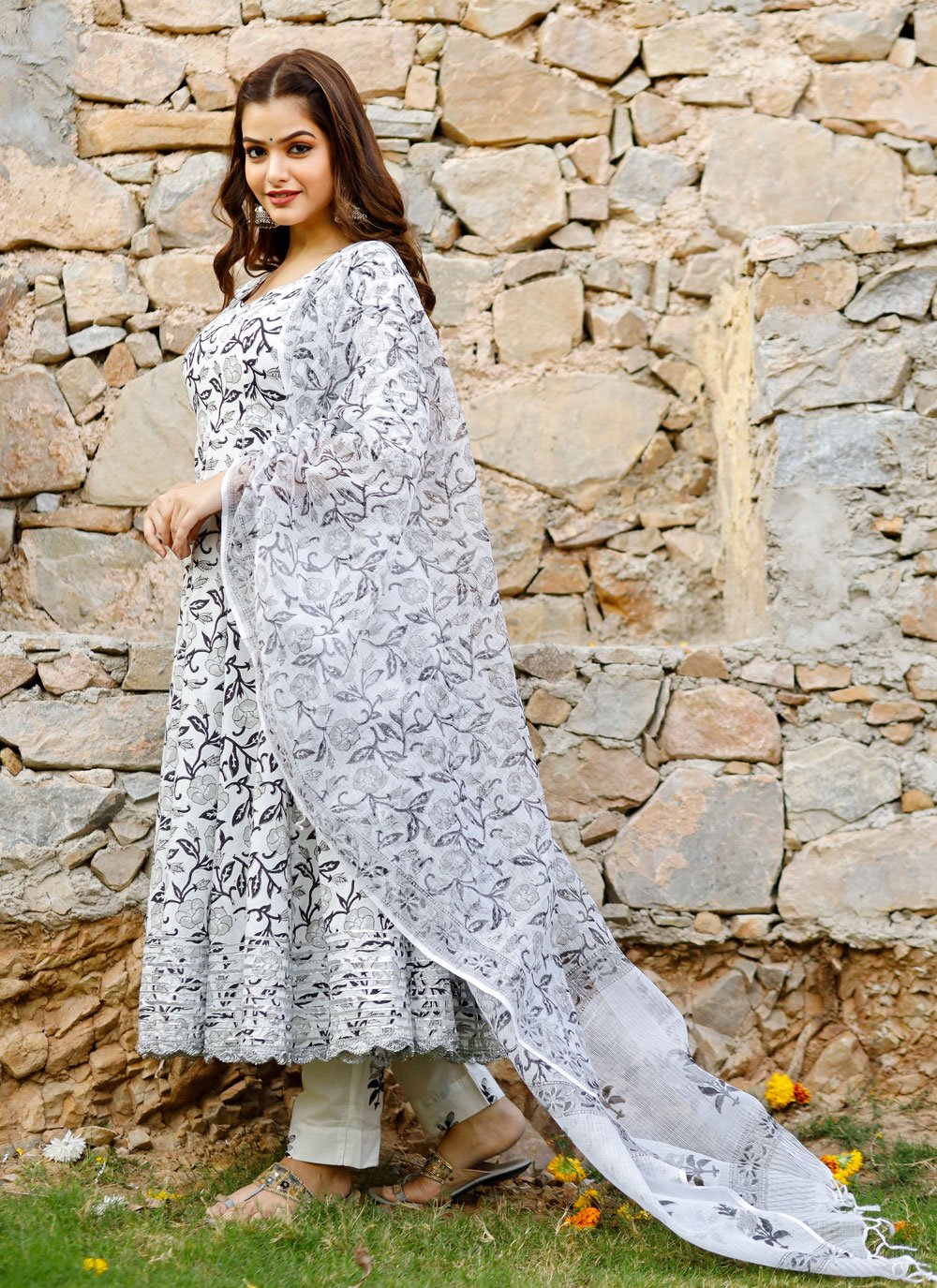 Pant Style Suit Cotton White Digital Print Salwar Kameez