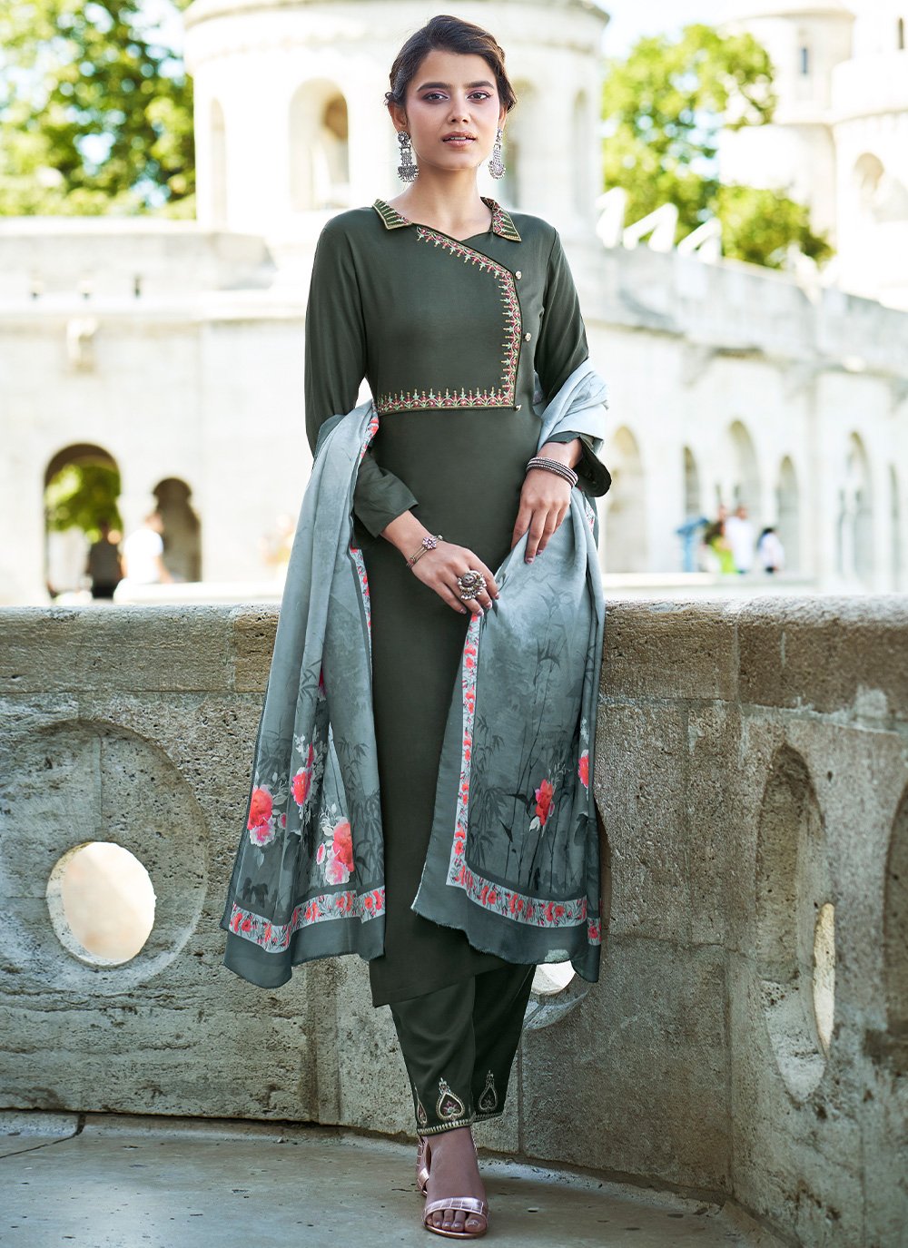 Floor Lenght Salwar Suit Rayon Grey Embroidered Salwar Kameez