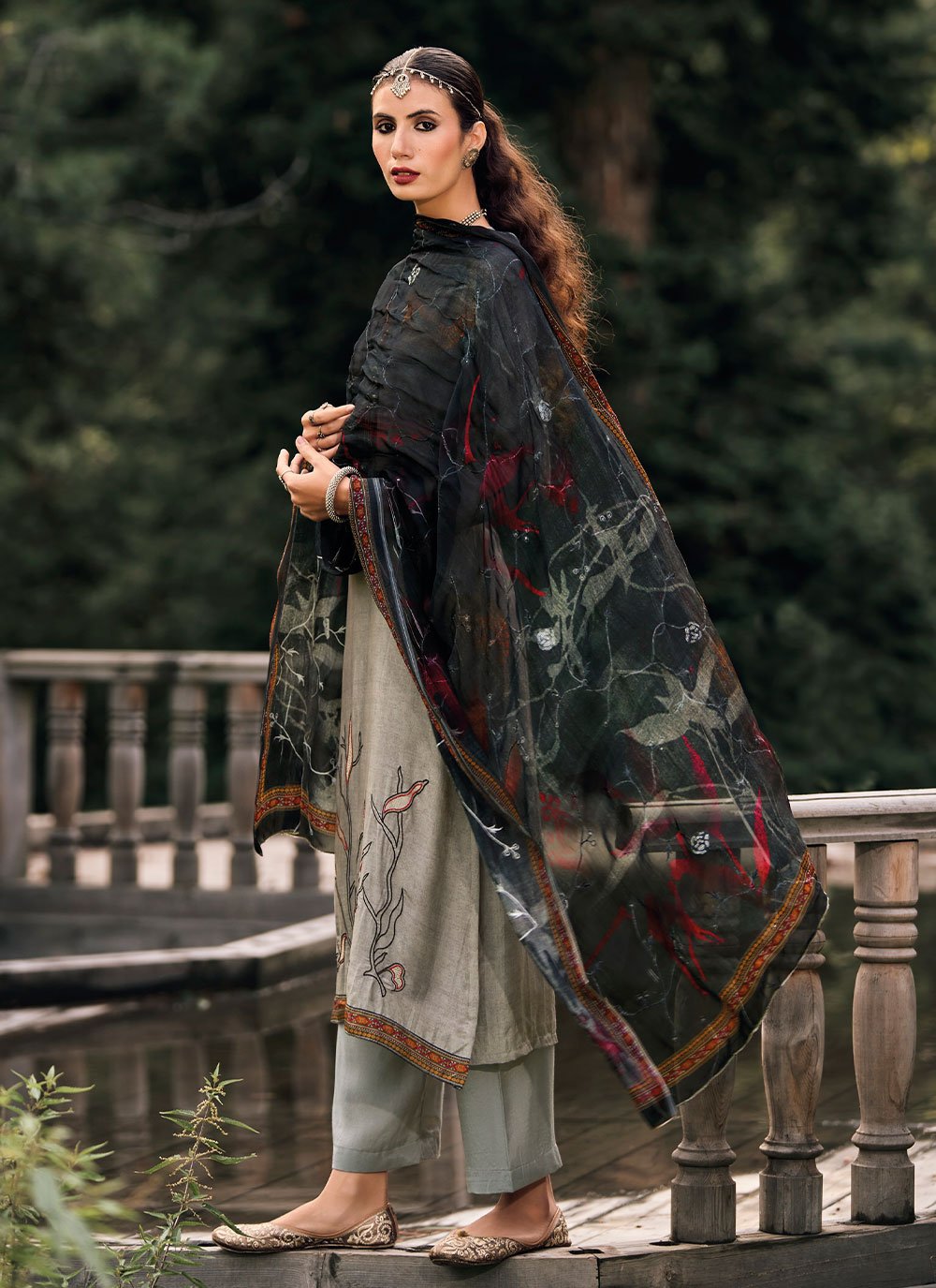 Salwar Suit Silk Grey Embroidered Salwar Kameez