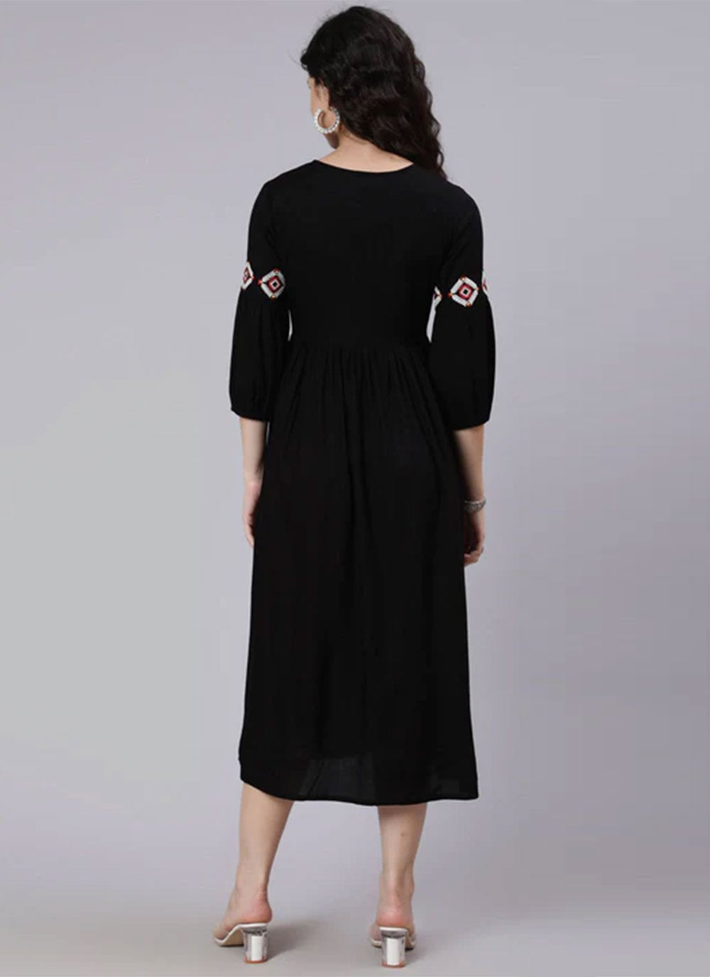 Casual Kurti Rayon Viscose Black Embroidered Kurtis