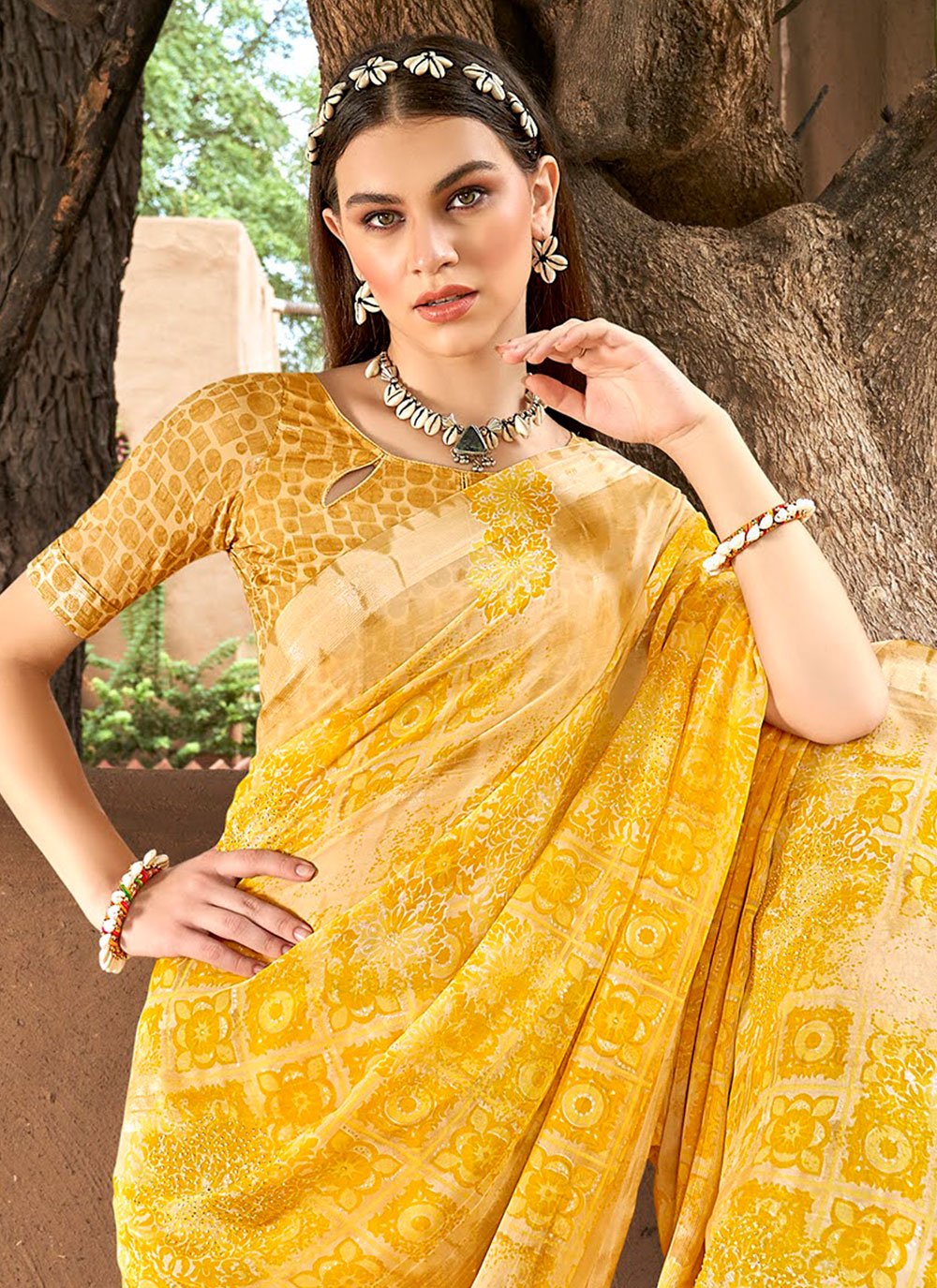 Classic Weight Less Yellow Floral Patch Saree