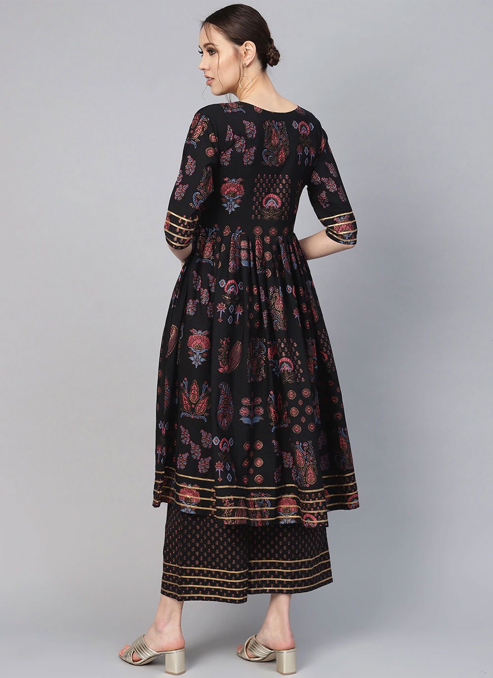 Casual Kurti Crepe Silk Black Foil Print Kurtis