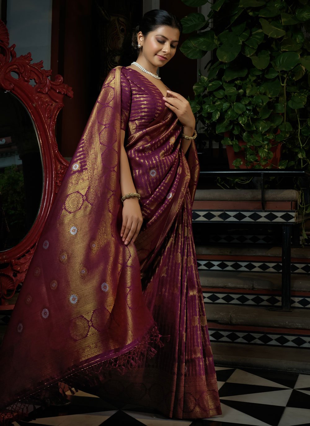 Trendy Saree Kanjivaram Silk Gold Purple Weaving Saree