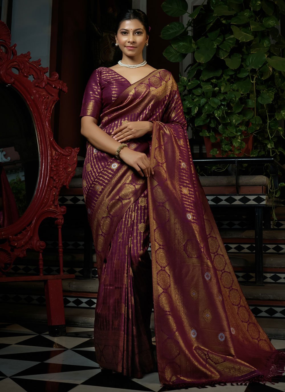 Trendy Saree Kanjivaram Silk Gold Purple Weaving Saree