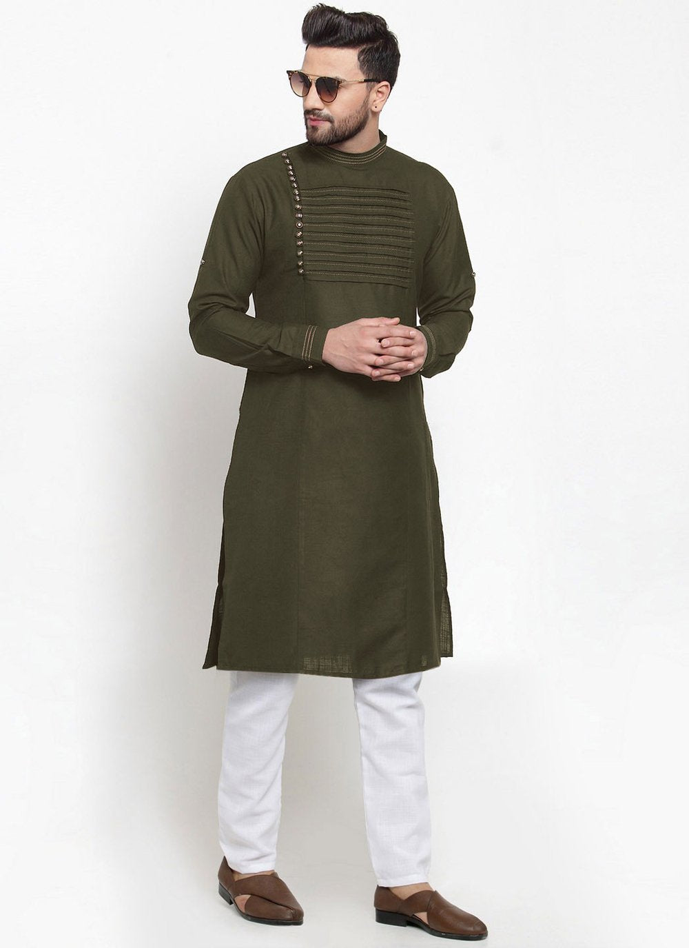 Kurta Pyjama Blended Cotton Green Embroidered Mens