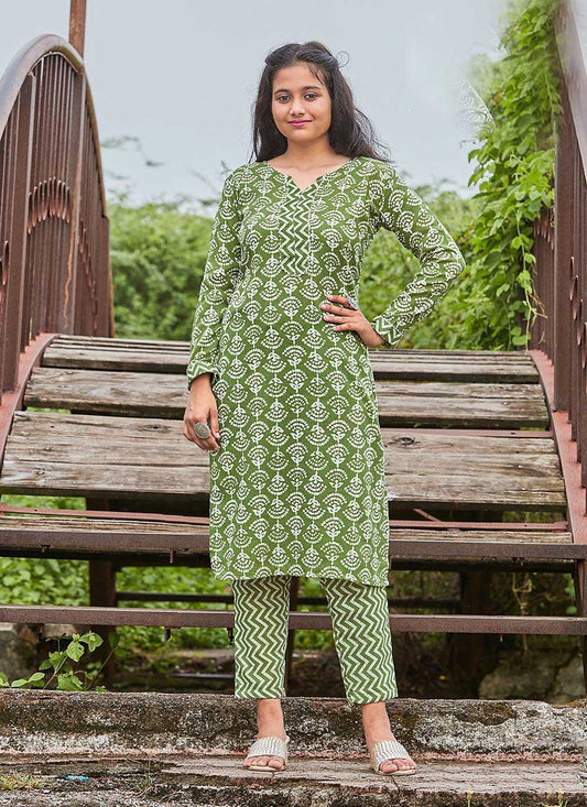 Party Wear Kurti Cotton Green Print Kurtis