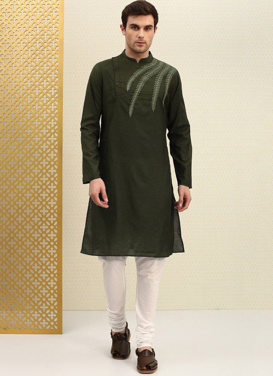 Kurta Pyjama Blended Cotton Green Embroidered Mens