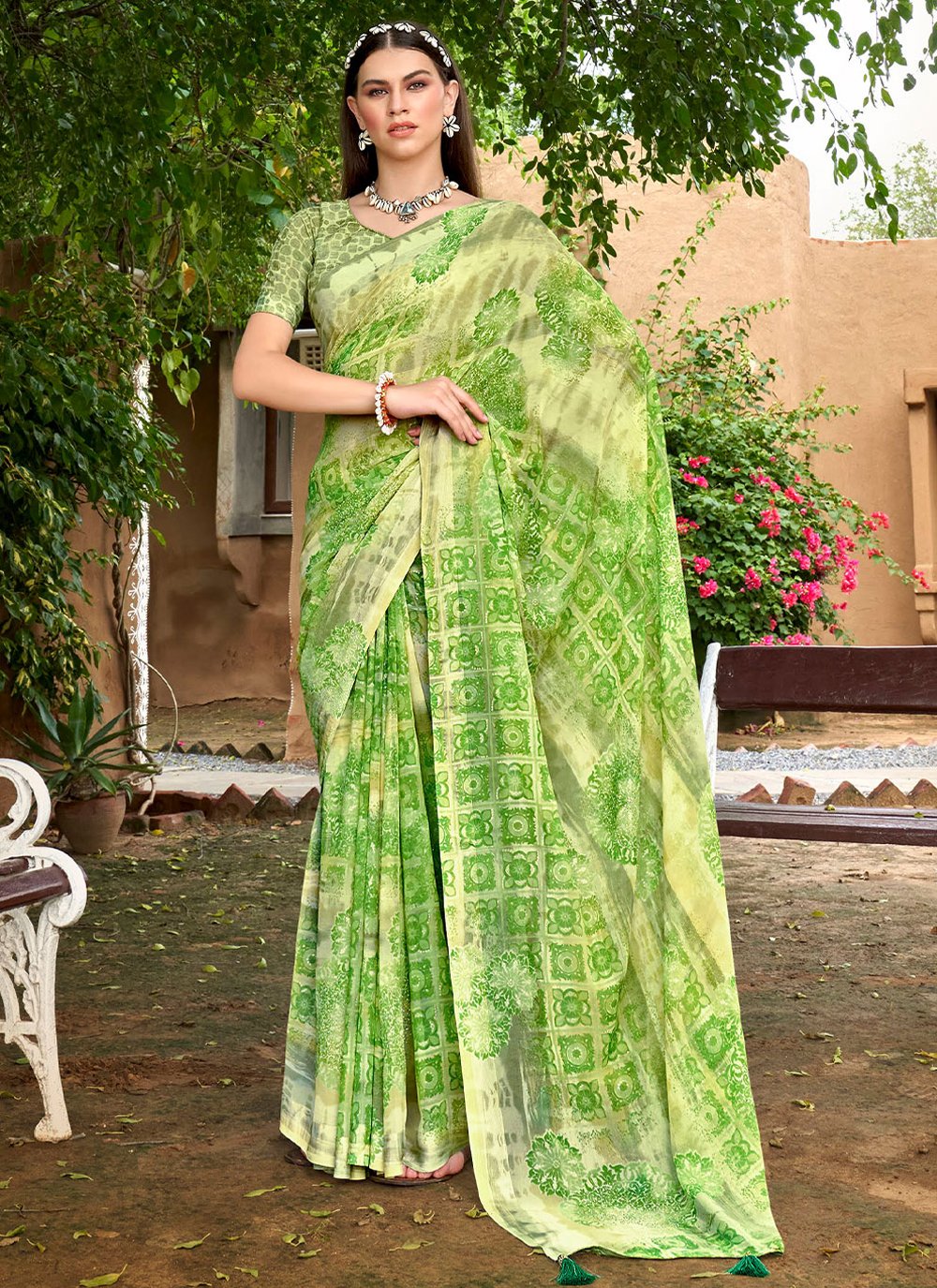 Contemporary Weight Less Green Floral Patch Saree