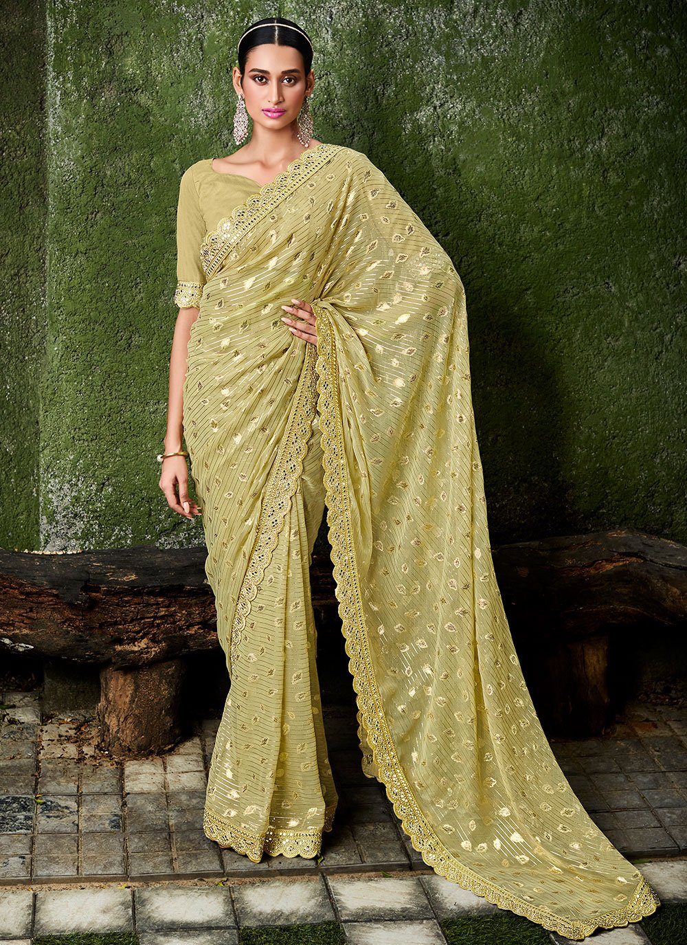 Classic Jacquard Silk Green Foil Print Saree