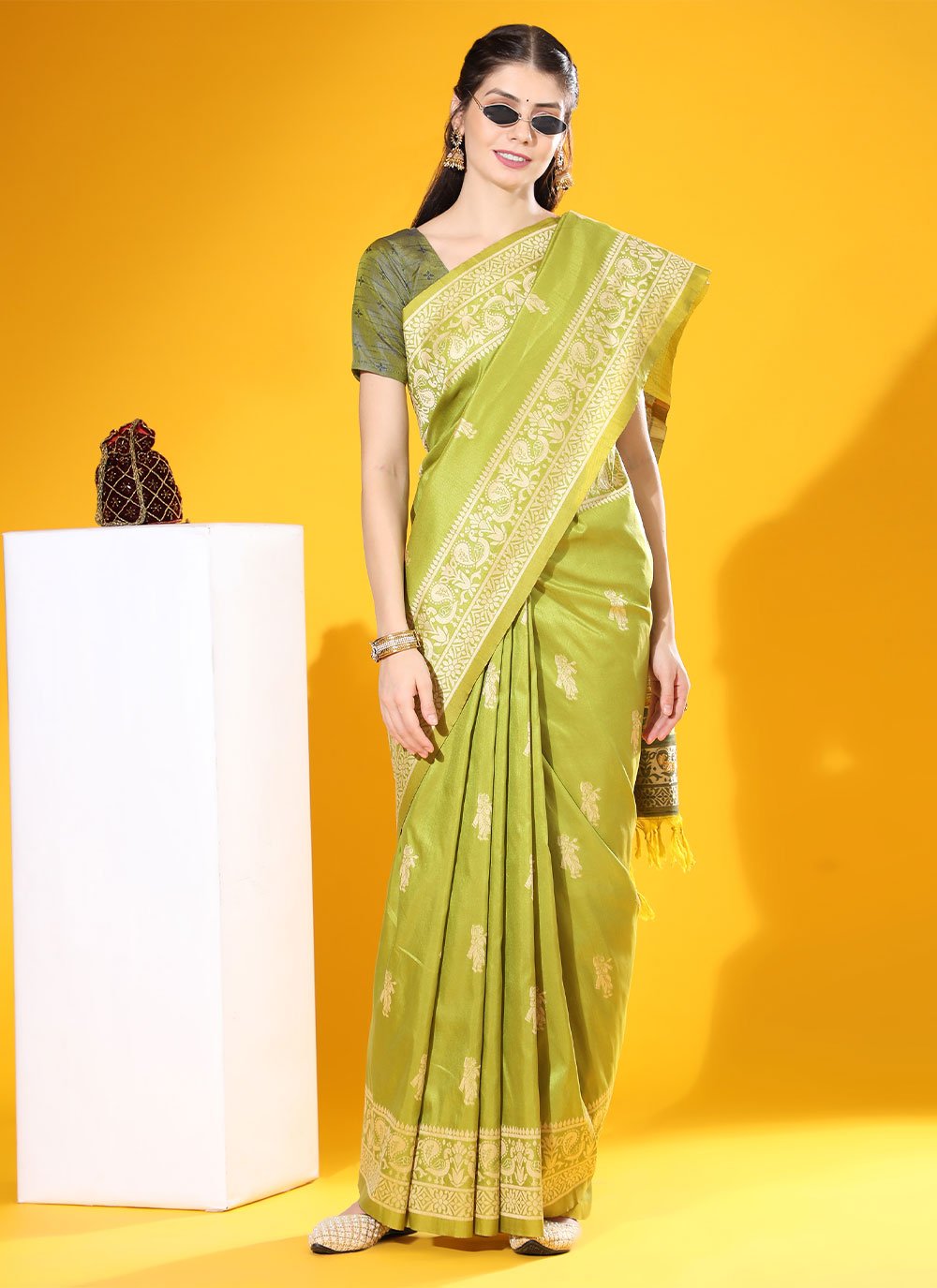 Contemporary Handloom Silk Green Woven Saree