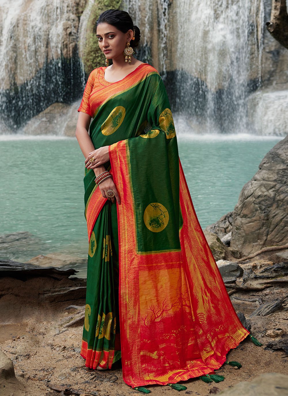 Trendy Saree Kanjivaram Silk Green Woven Saree