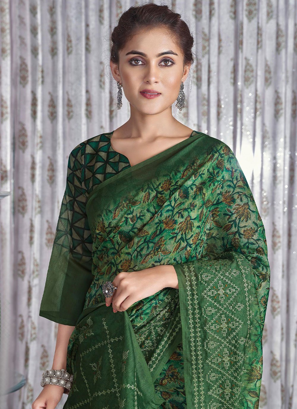 Contemporary Linen Green Embroidered Saree