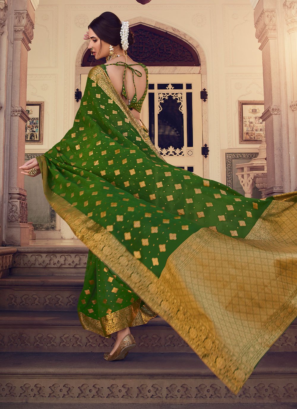 Trendy Saree Chiffon Silk Green Weaving Saree