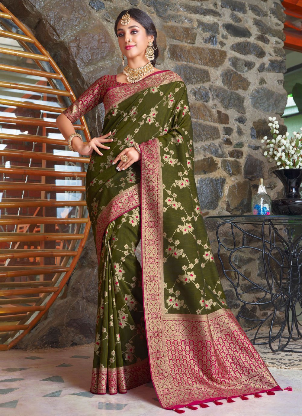 Contemporary Silk Green Weaving Saree