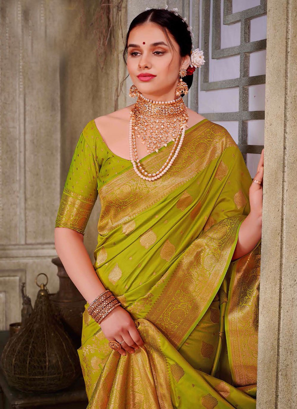 Contemporary Silk Green Weaving Saree