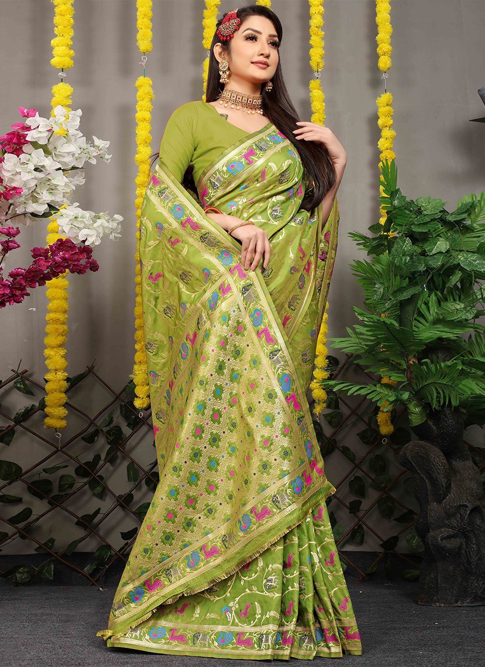 Trendy Saree Banarasi Silk Green Jacquard Work Saree