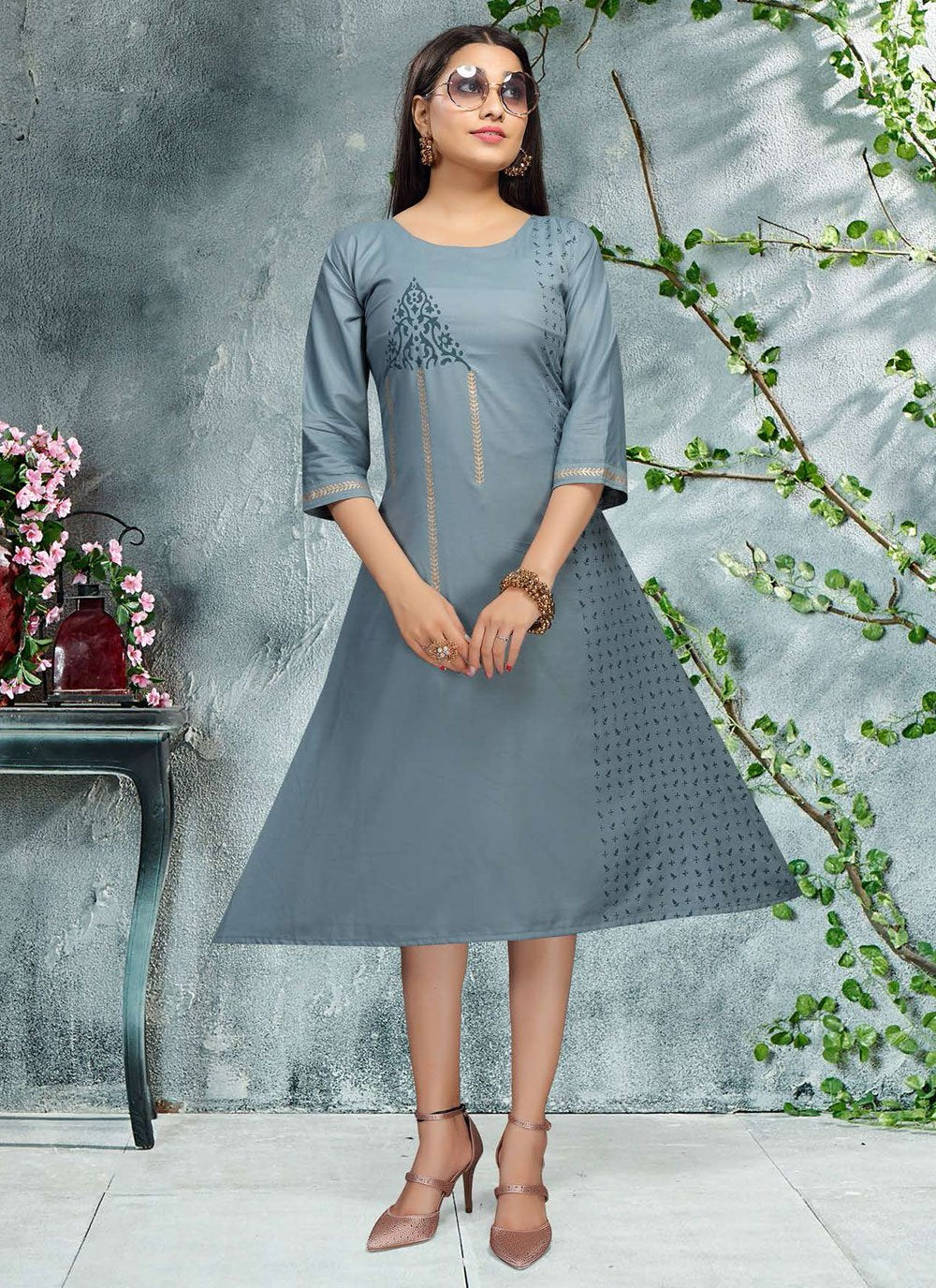 Party Wear Kurti Rayon Grey Print Kurtis